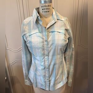 Columbia Women’s Silver Ridge Sun Shirt w/convertible sleeves. New with Tags